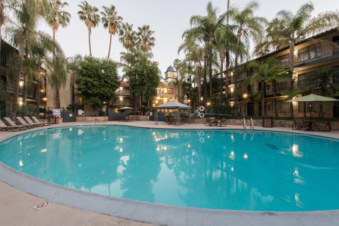 Vanllee Hotel Covina Exterior photo